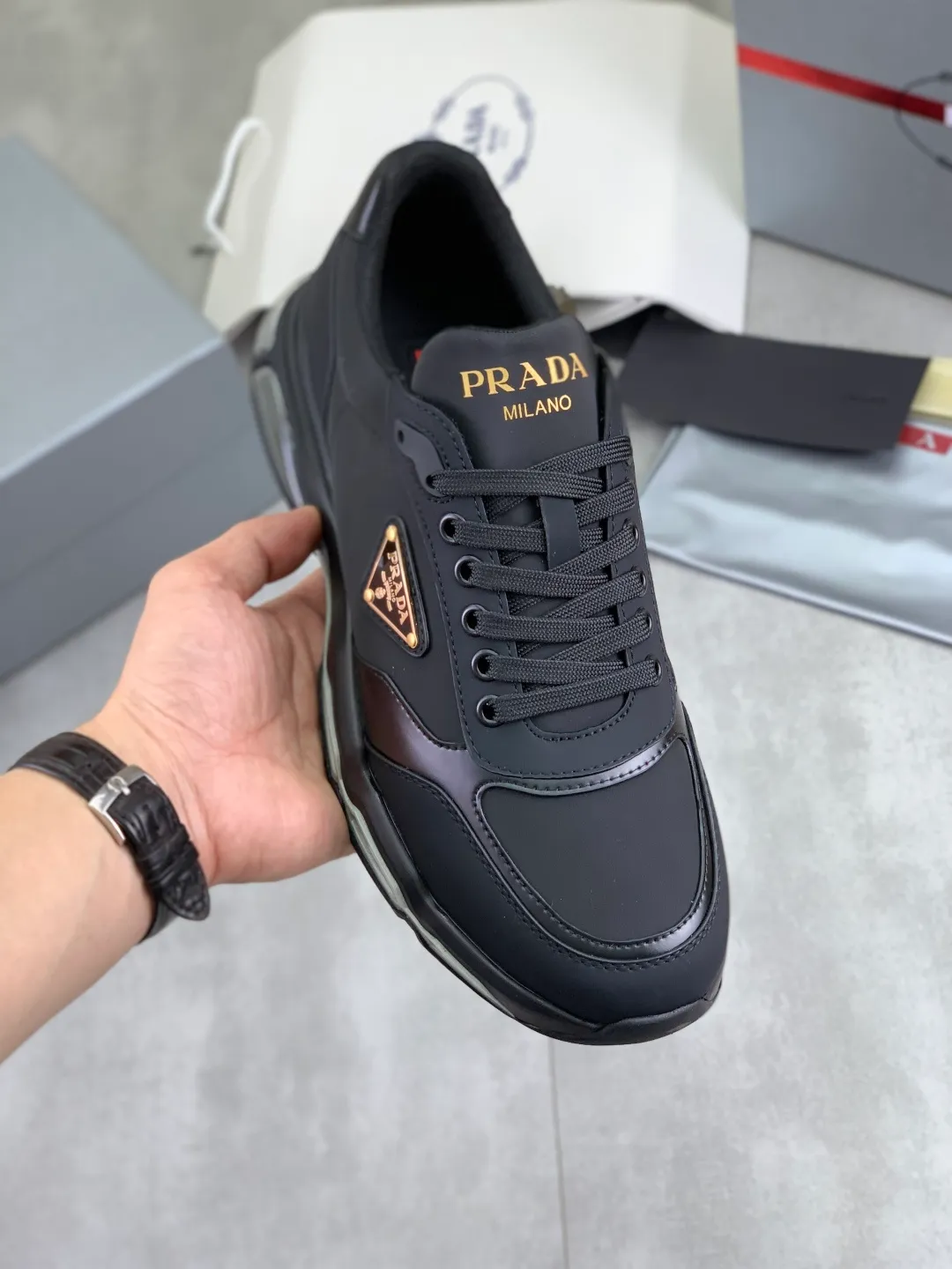 Men's men's shoes 💰pP640 💰[New model] The top version is now available on the official website, 🆘 The air-cushion shock-absorbing thick-soled trendy brand (Prada) is the main popular model, the avant-garde and versatile fashionable men's shoes are privately modeled, and the cowhide surface is spliced 1:1.. The fashion is simple, the original imported cowhide feet; the atmosphere, personality, more fashionable, eye-catching, and pursuit of class, it will subvert the old idea, and be with you to spend time with fashion trendsetters! Must keep for yourself ! Tall and comfortable, large and low, high-end quality workmanship. Size: 38-45; 3️⃣colors available.